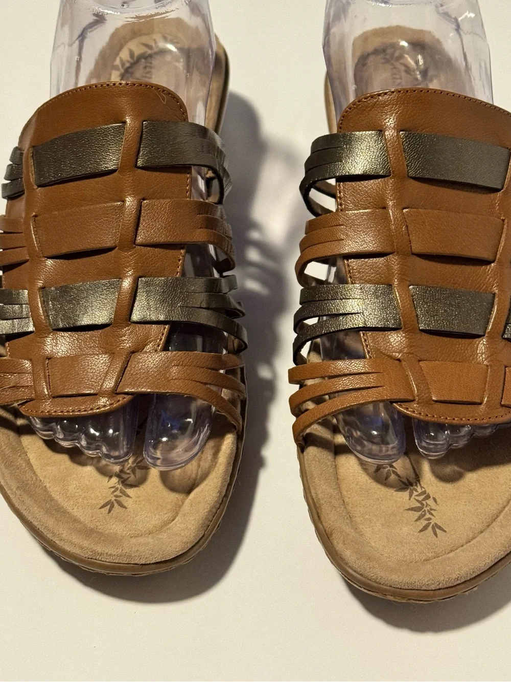 Easy Spirit Women’s 10 Sandal Brown & Gold Slip On Hurrache Style Strappy Shoe